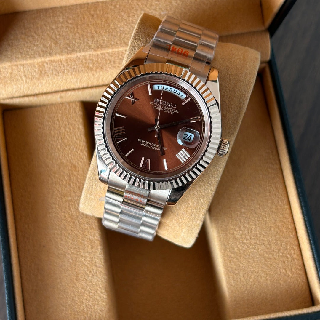 Seiko Mod Day-Date Roman Chocolate NH35 Automático