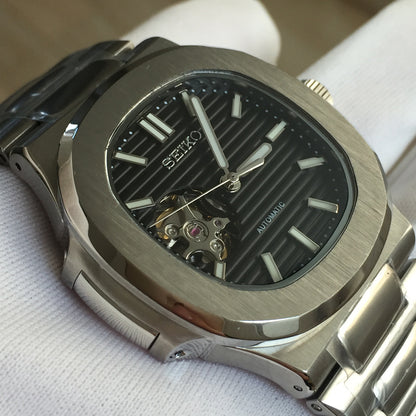 Mod Nautilus Black Open Heart