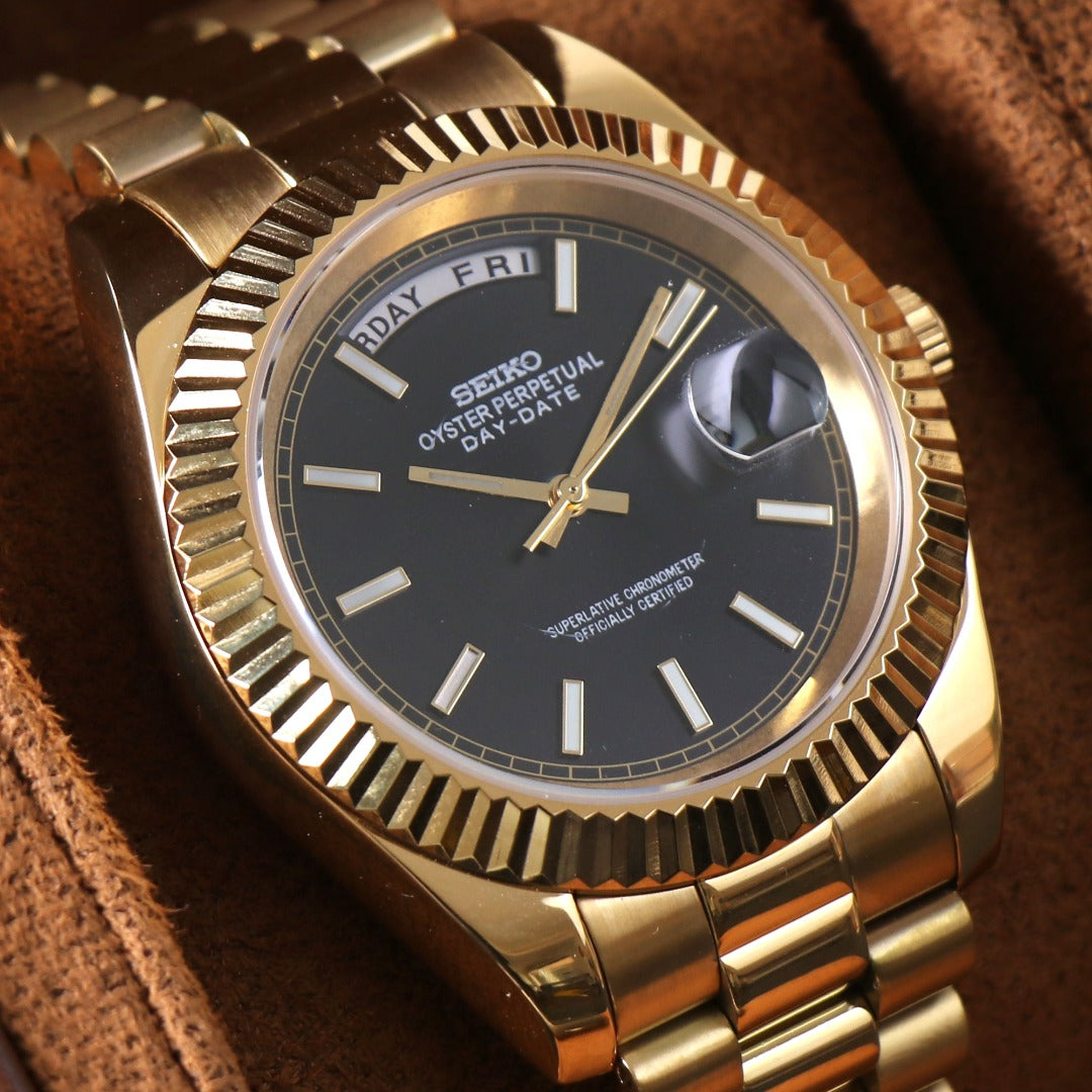 Seiko Mod Day-Date Black Gold detalle del dial